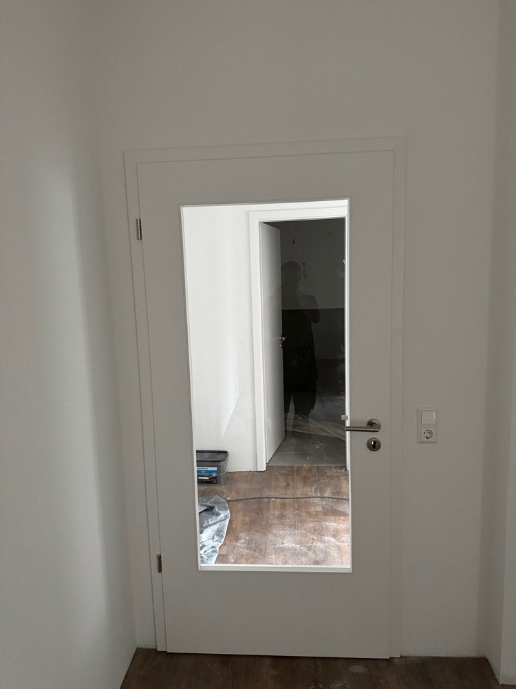 Professionelle Türenmontage in Vogtsburg - Löwenblitz Handwerk
